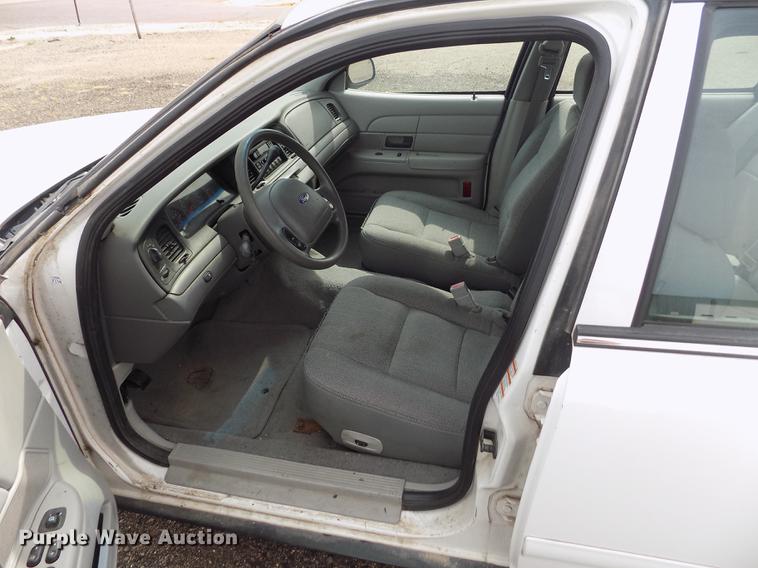 image for item ER9055 2003 Ford Crown Victoria Police Interceptor