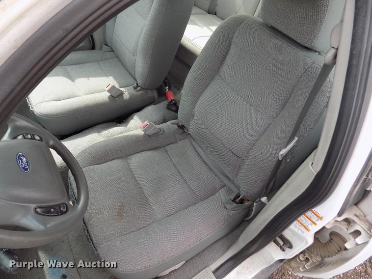 image for item ER9055 2003 Ford Crown Victoria Police Interceptor