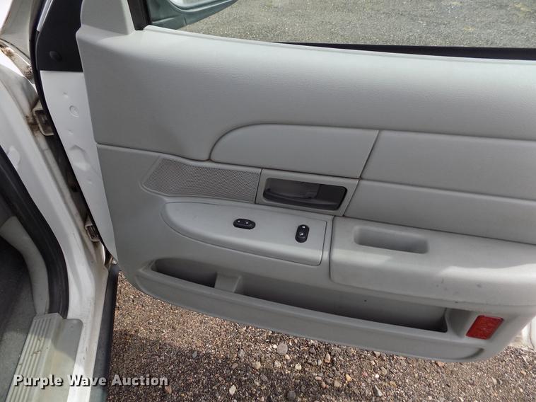 image for item ER9055 2003 Ford Crown Victoria Police Interceptor