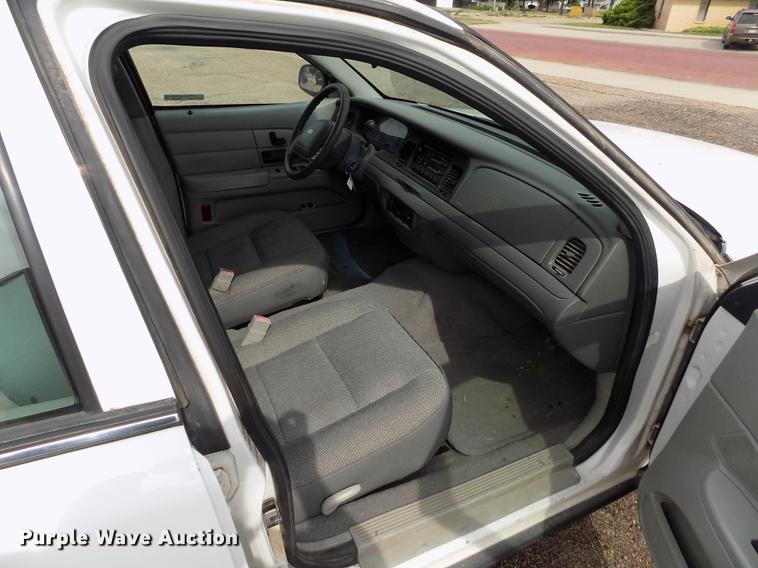 image for item ER9055 2003 Ford Crown Victoria Police Interceptor