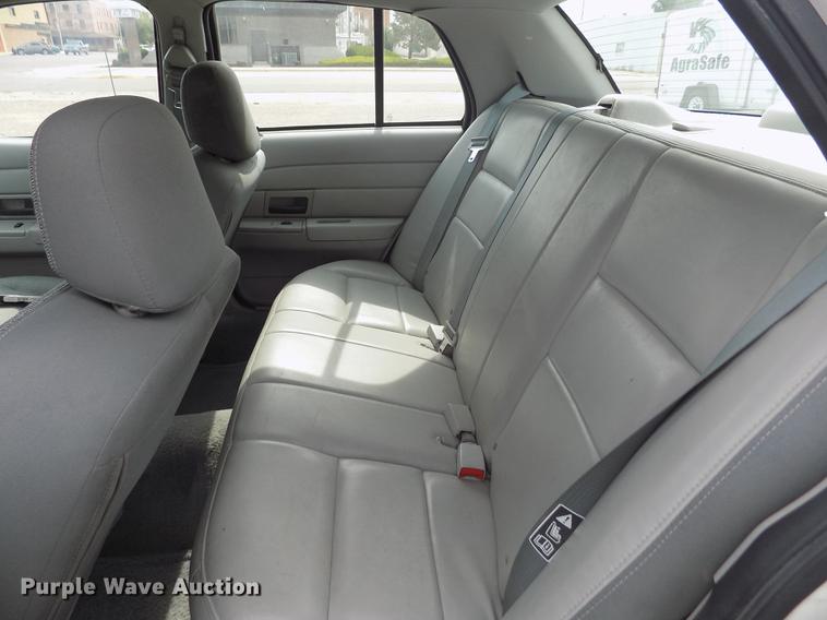 image for item ER9055 2003 Ford Crown Victoria Police Interceptor