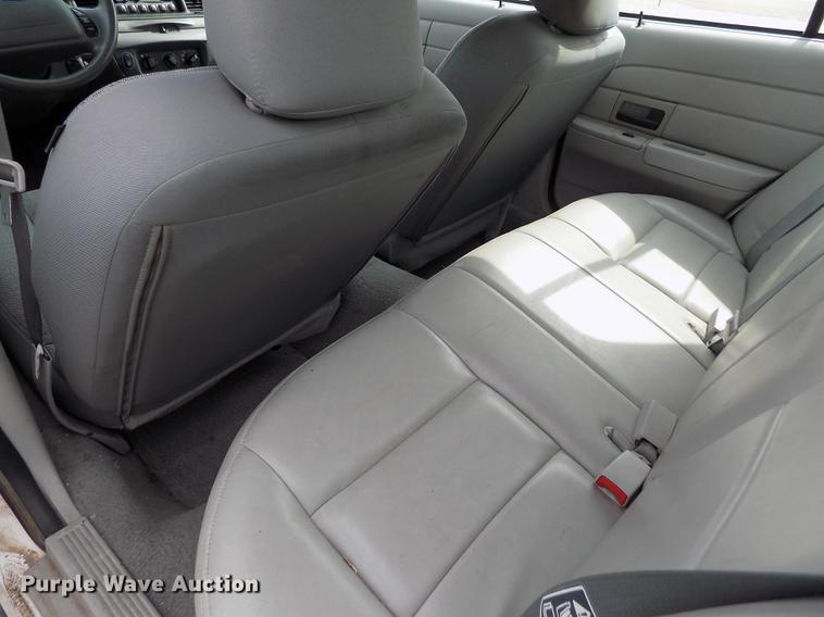 image for item ER9055 2003 Ford Crown Victoria Police Interceptor