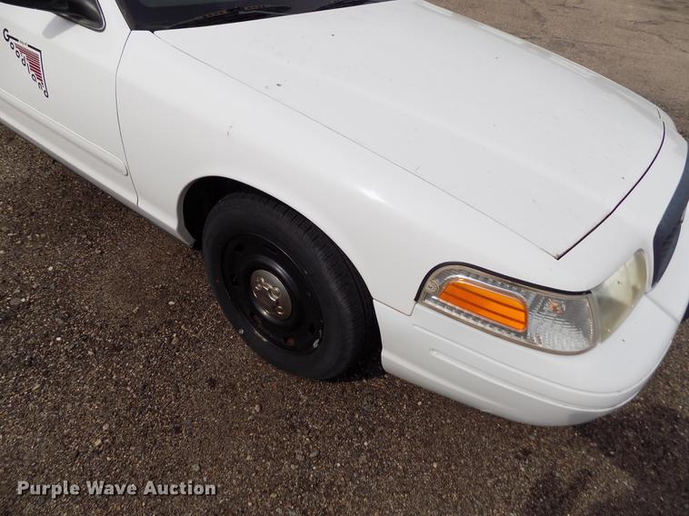 image for item ER9055 2003 Ford Crown Victoria Police Interceptor