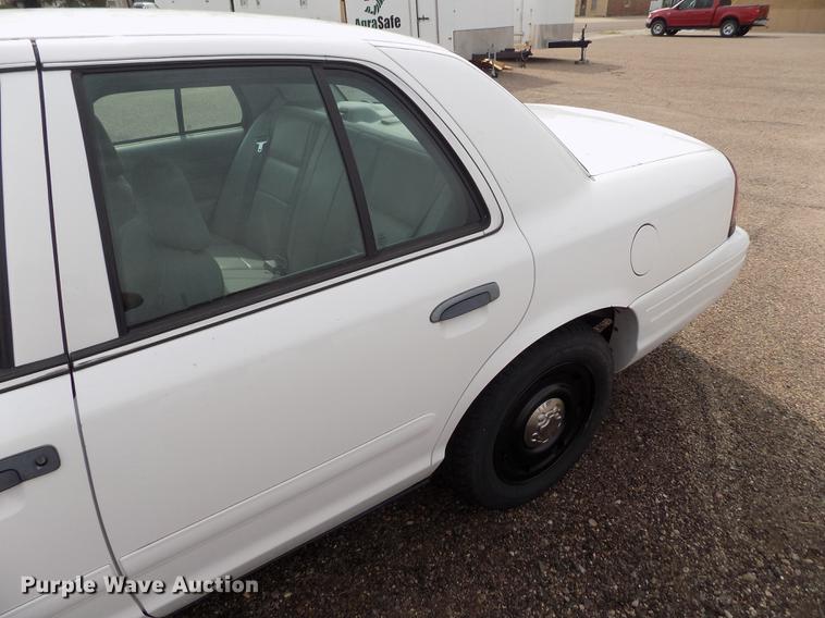 image for item ER9055 2003 Ford Crown Victoria Police Interceptor
