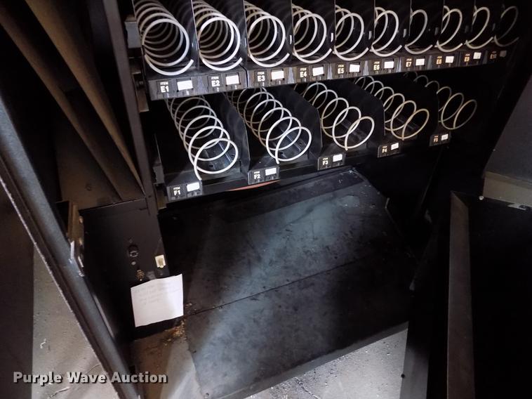 image for item ER9058 National Vendors Snacktron 1 vending machine