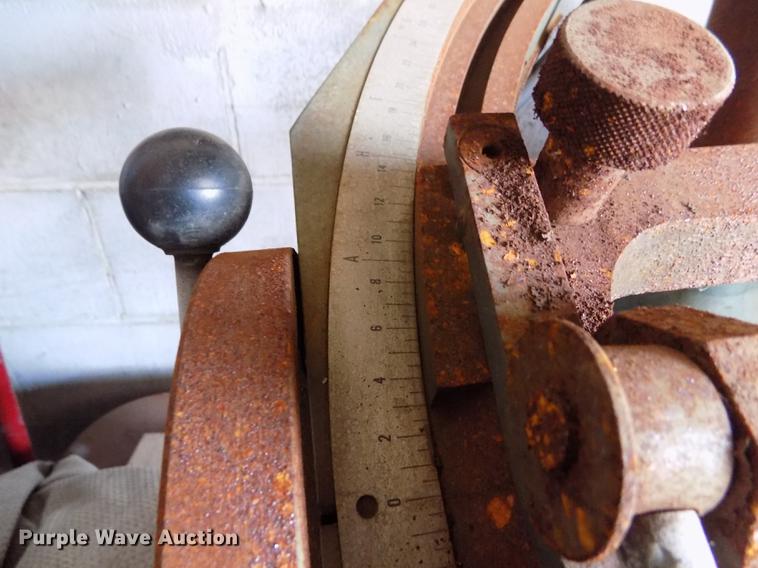 image for item ER9059 Winona Van Norman L250BW seat and guide machine