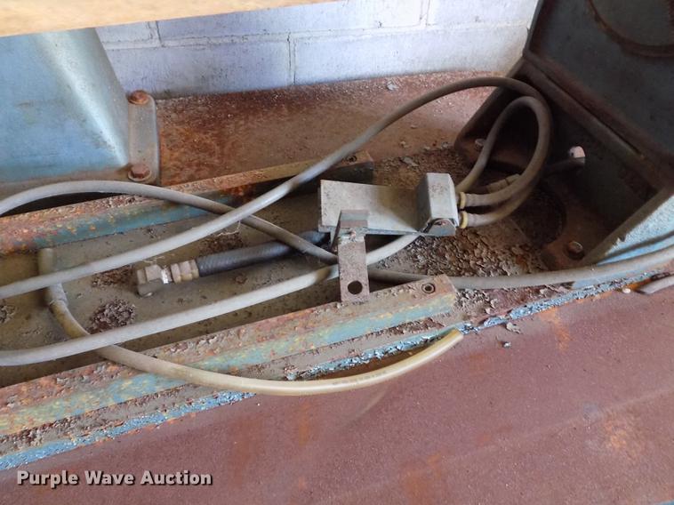 image for item ER9059 Winona Van Norman L250BW seat and guide machine