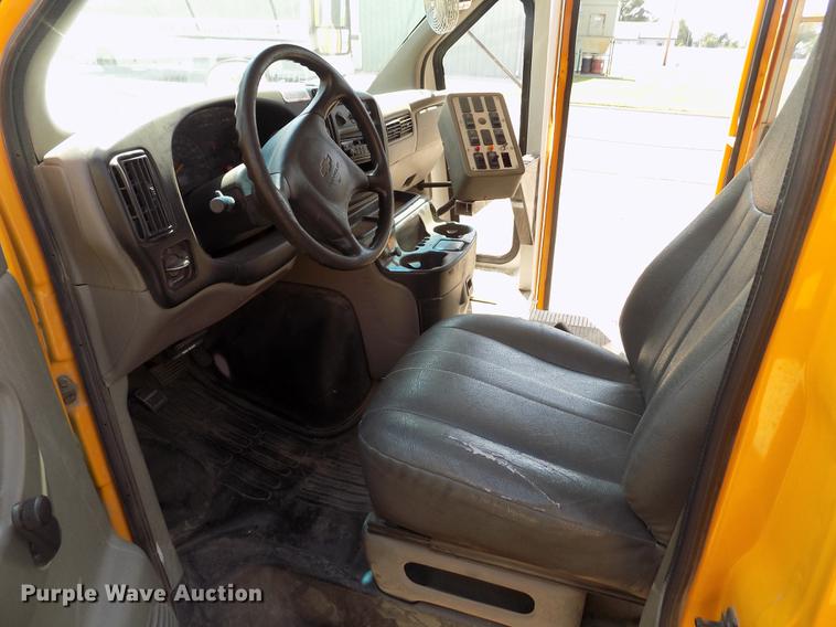 image for item ER9071 2001 Chevrolet Express 3500 Cargo school bus