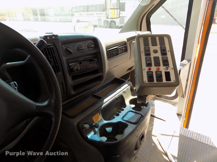 image for item ER9071 2001 Chevrolet Express 3500 Cargo school bus