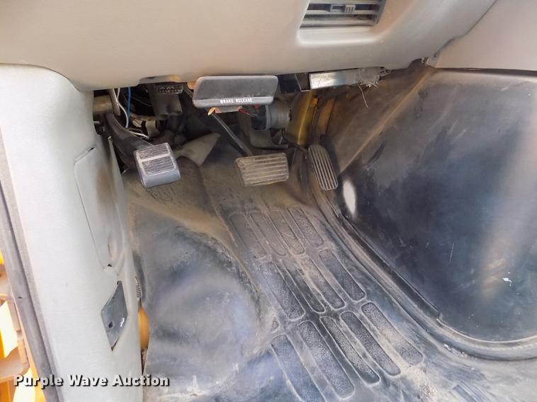 image for item ER9071 2001 Chevrolet Express 3500 Cargo school bus