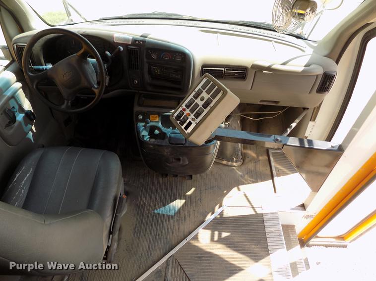 image for item ER9071 2001 Chevrolet Express 3500 Cargo school bus