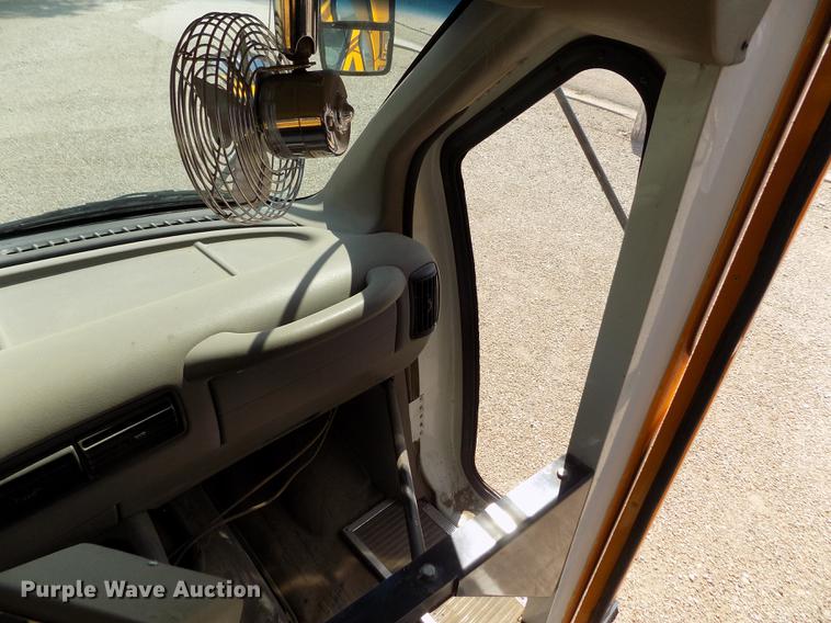 image for item ER9071 2001 Chevrolet Express 3500 Cargo school bus