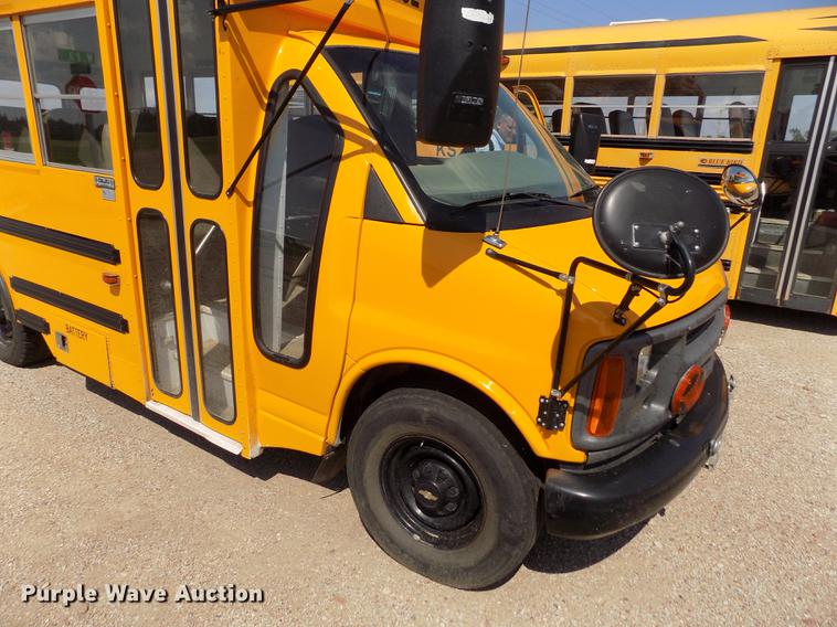 image for item ER9071 2001 Chevrolet Express 3500 Cargo school bus