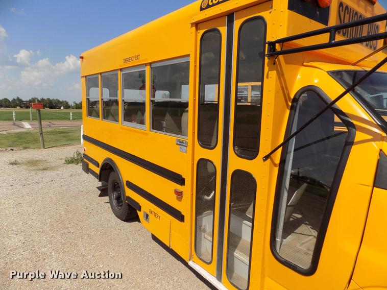 image for item ER9071 2001 Chevrolet Express 3500 Cargo school bus