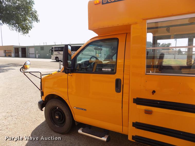 image for item ER9071 2001 Chevrolet Express 3500 Cargo school bus