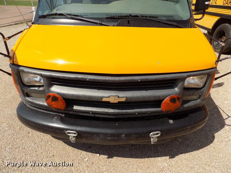 image for item ER9071 2001 Chevrolet Express 3500 Cargo school bus