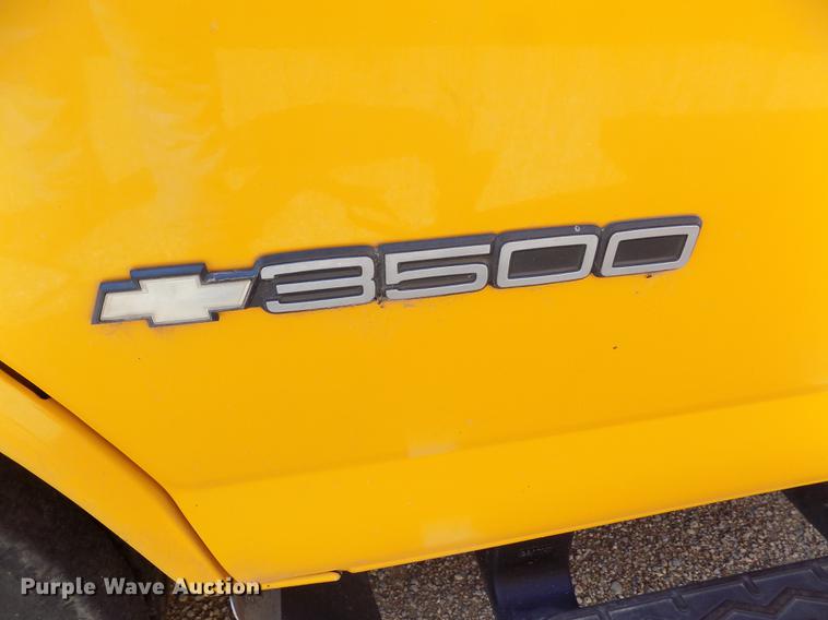 image for item ER9071 2001 Chevrolet Express 3500 Cargo school bus