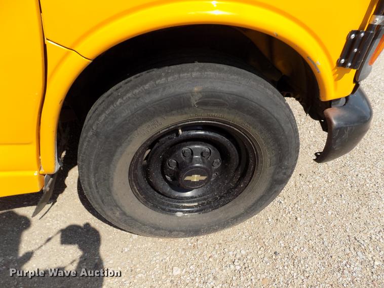 image for item ER9071 2001 Chevrolet Express 3500 Cargo school bus