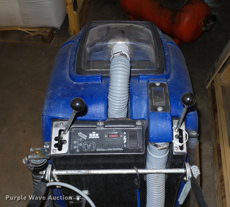 image for item ER9627 Windsor Voyager 2 floor scrubber