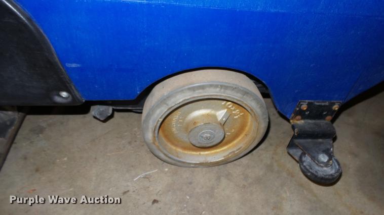 image for item ER9627 Windsor Voyager 2 floor scrubber