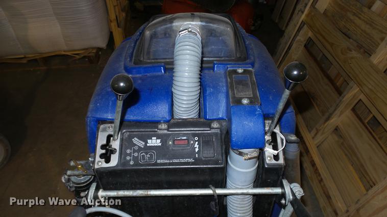 image for item ER9627 Windsor Voyager 2 floor scrubber