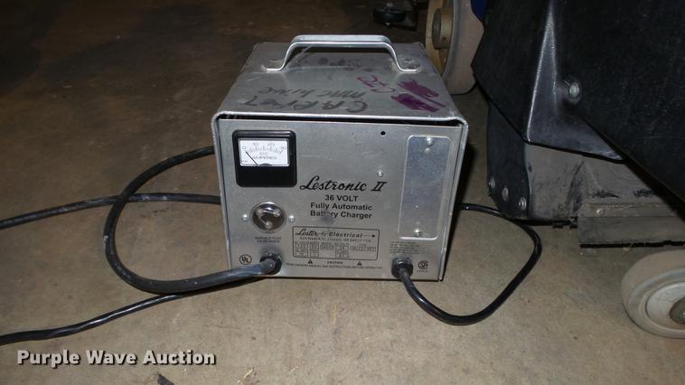 image for item ER9627 Windsor Voyager 2 floor scrubber