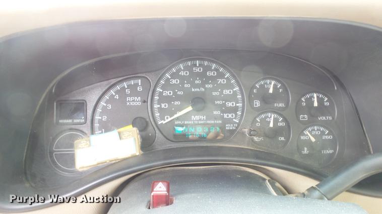 image for item ER9629 2001 Chevrolet Suburban C1500 SUV