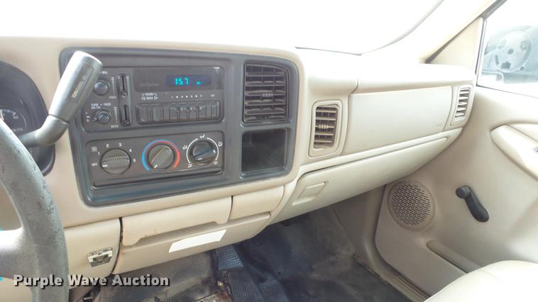 image for item ER9629 2001 Chevrolet Suburban C1500 SUV