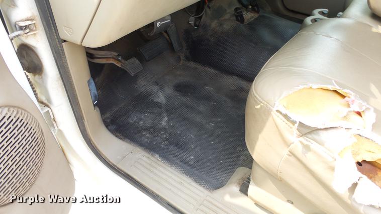 image for item ER9629 2001 Chevrolet Suburban C1500 SUV