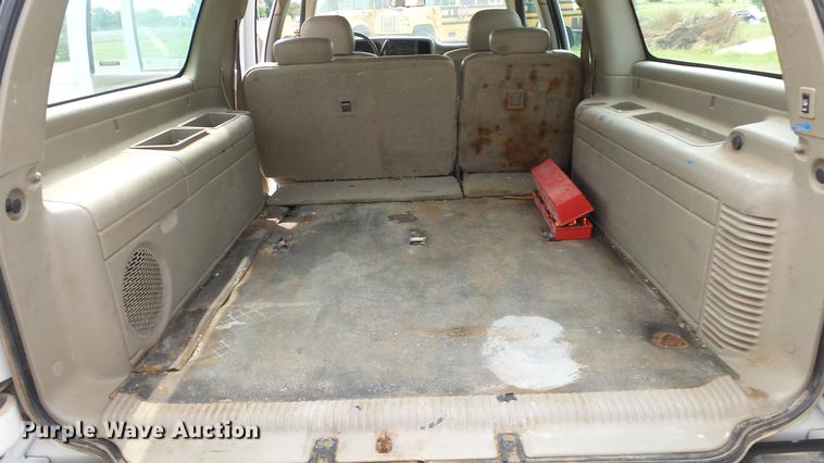 image for item ER9629 2001 Chevrolet Suburban C1500 SUV
