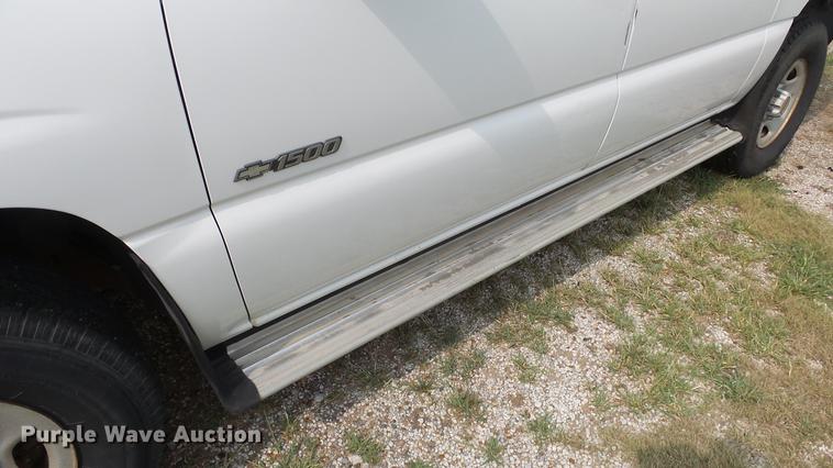 image for item ER9629 2001 Chevrolet Suburban C1500 SUV