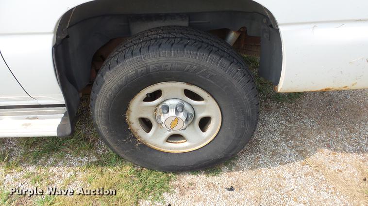 image for item ER9629 2001 Chevrolet Suburban C1500 SUV