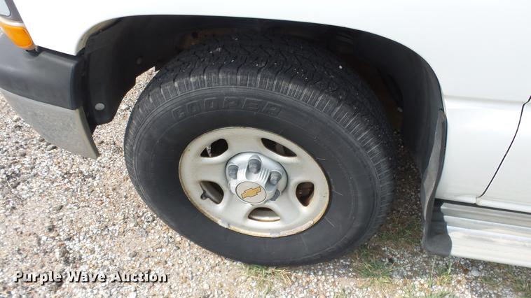 image for item ER9629 2001 Chevrolet Suburban C1500 SUV