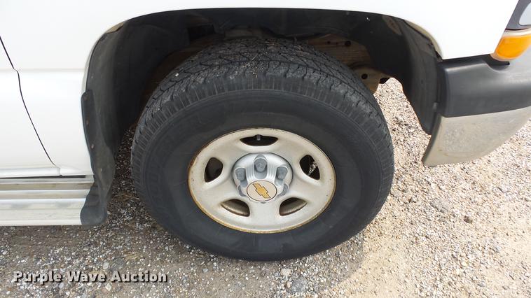 image for item ER9629 2001 Chevrolet Suburban C1500 SUV