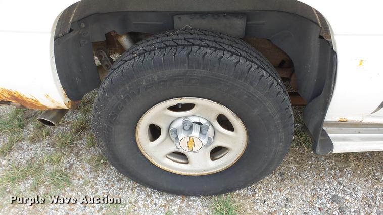 image for item ER9629 2001 Chevrolet Suburban C1500 SUV