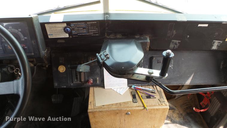 image for item ER9630 2001 Chevrolet Blue Bird school bus