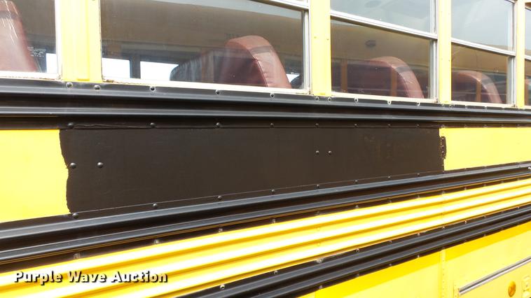 image for item ER9630 2001 Chevrolet Blue Bird school bus