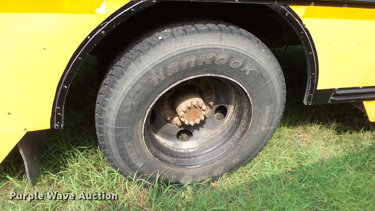 image for item ER9630 2001 Chevrolet Blue Bird school bus