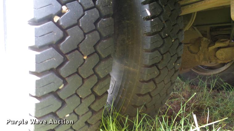 image for item ER9630 2001 Chevrolet Blue Bird school bus