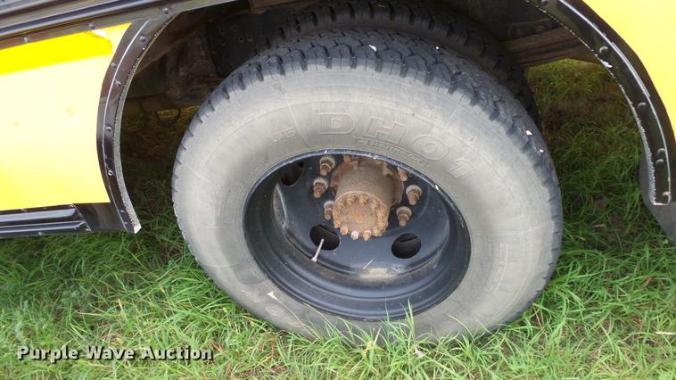 image for item ER9630 2001 Chevrolet Blue Bird school bus