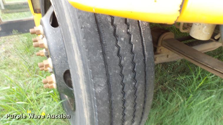 image for item ER9630 2001 Chevrolet Blue Bird school bus