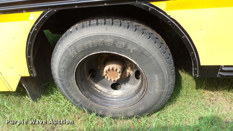 image for item ER9630 2001 Chevrolet Blue Bird school bus