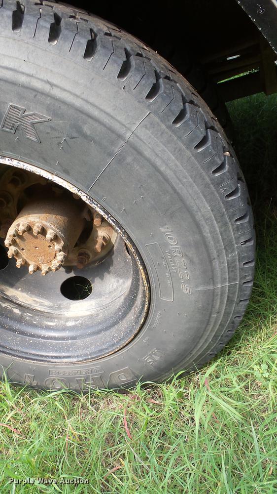 image for item ER9630 2001 Chevrolet Blue Bird school bus