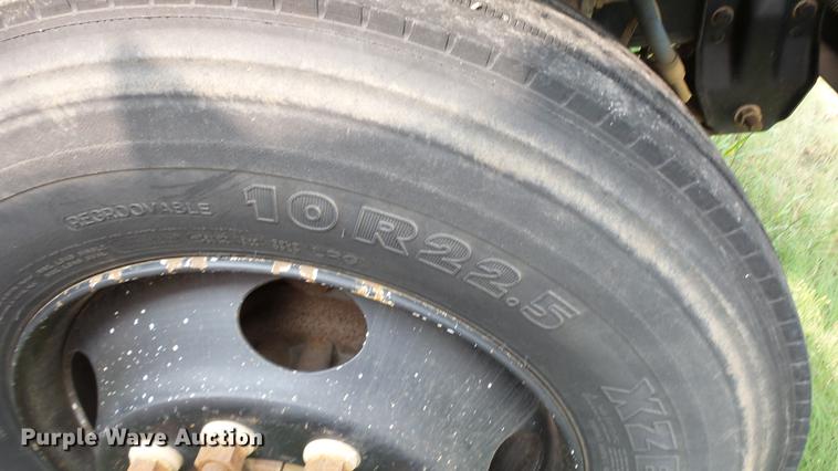 image for item ER9630 2001 Chevrolet Blue Bird school bus