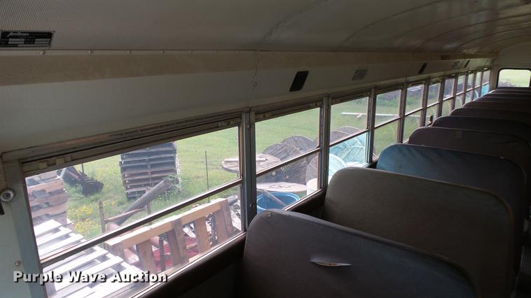 image for item ER9631 1999 International 3800 school bus