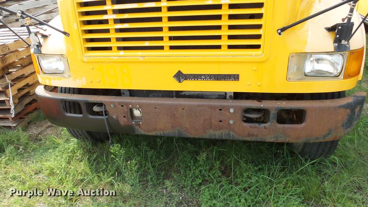 image for item ER9631 1999 International 3800 school bus