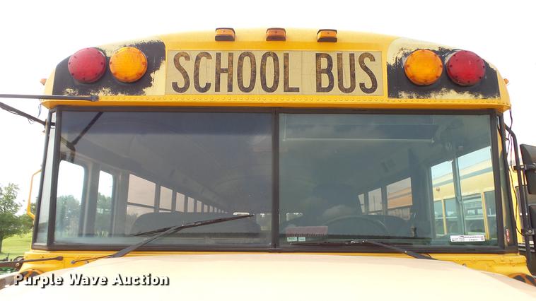 image for item ER9631 1999 International 3800 school bus