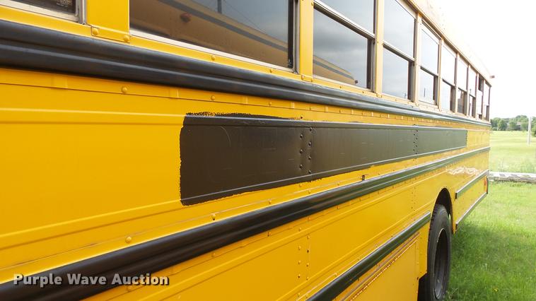 image for item ER9631 1999 International 3800 school bus
