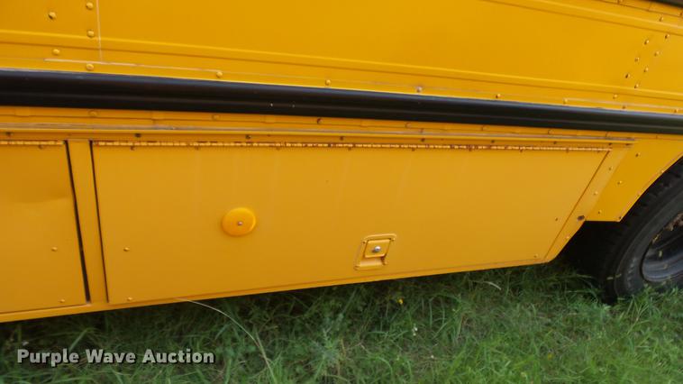 image for item ER9631 1999 International 3800 school bus