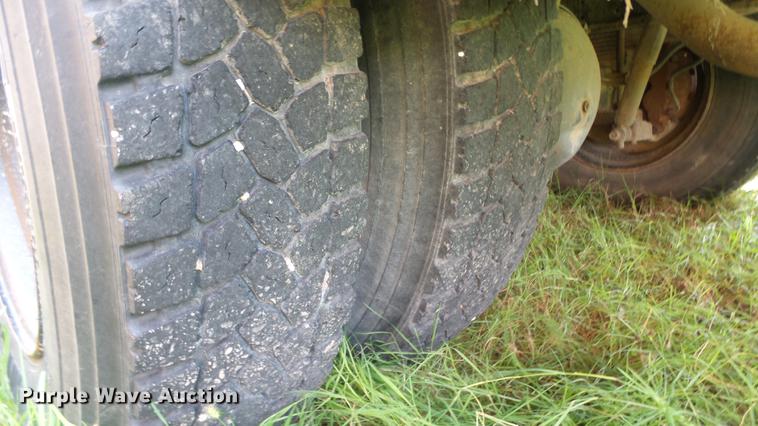 image for item ER9631 1999 International 3800 school bus